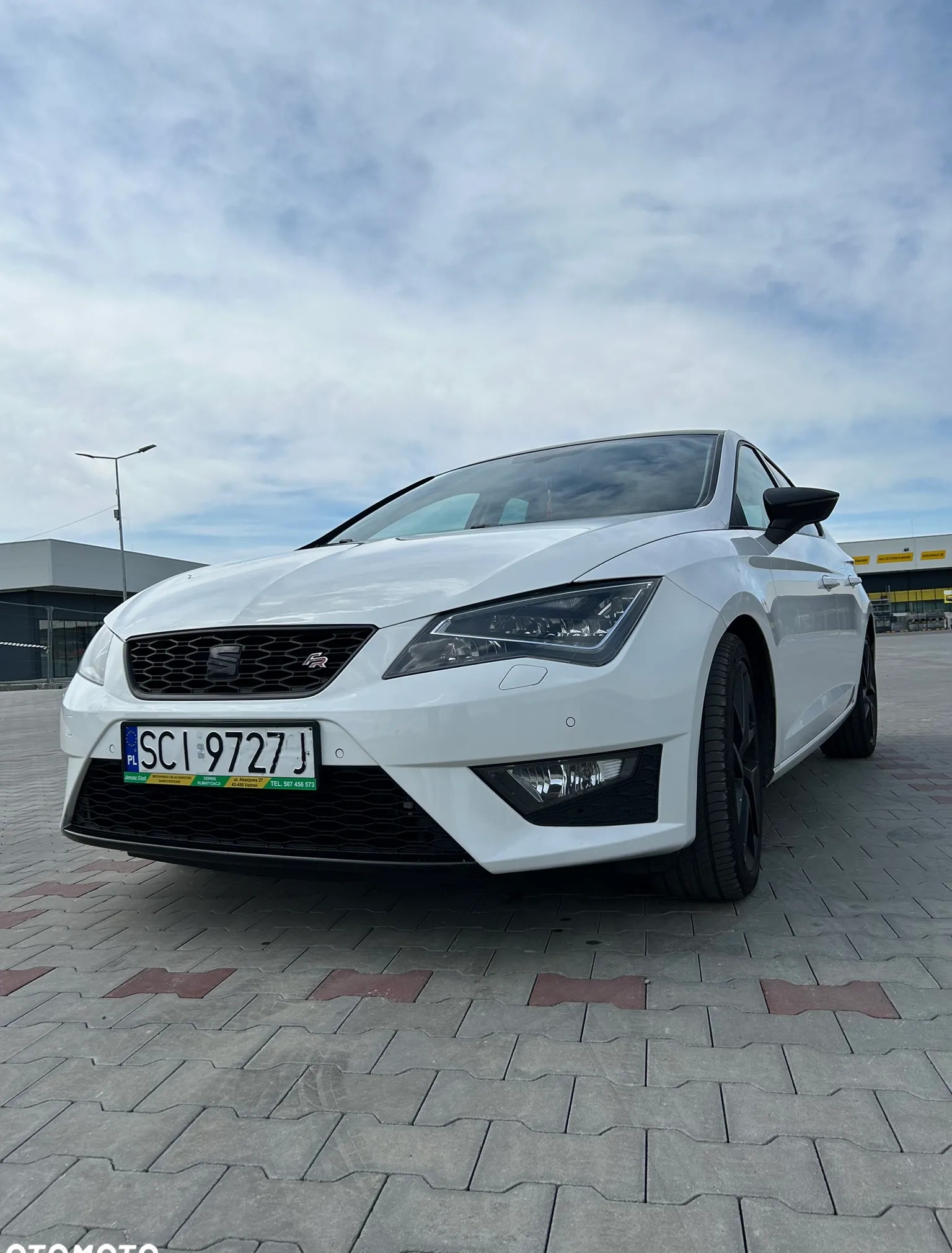 Seat Leon cena 52500 przebieg: 148000, rok produkcji 2016 z Ustroń małe 92